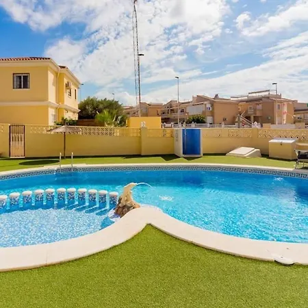 Appartement Nice In Quiet Area Aguas Nuevas Torrevieja